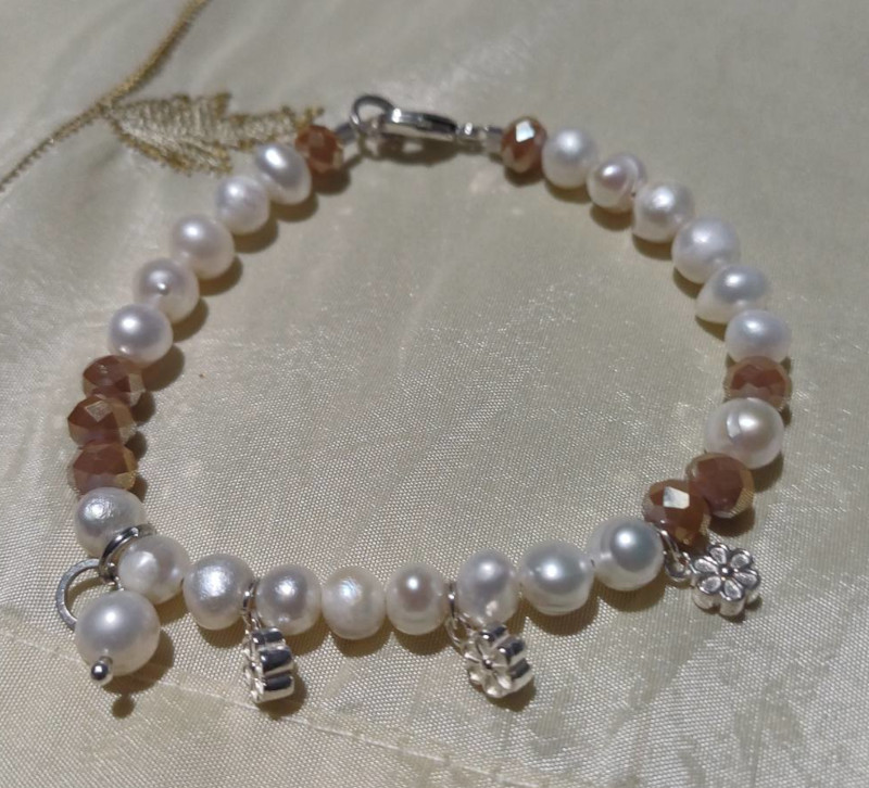 Μαργαριτάρια με ασημένιες λεπτομέρειες